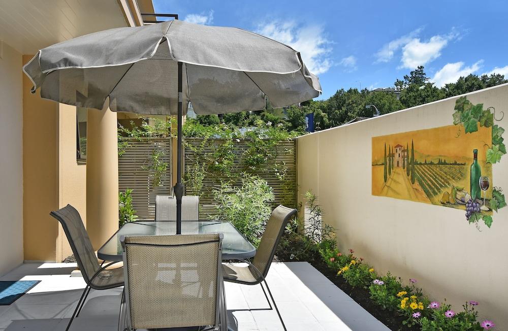 Palazzo Motor Lodge Nelson Exteriér fotografie A patio