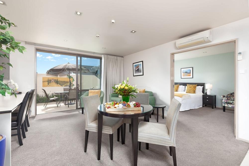 Palazzo Motor Lodge Nelson Exteriér fotografie A staged apartment