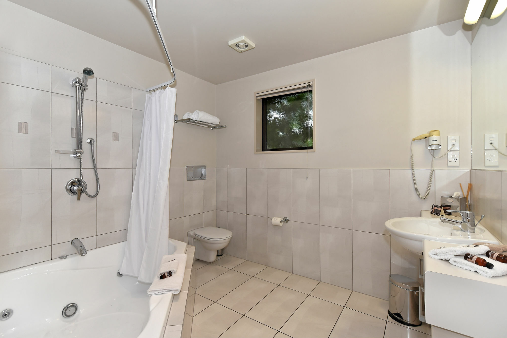 Palazzo Motor Lodge Nelson Exteriér fotografie Bathroom